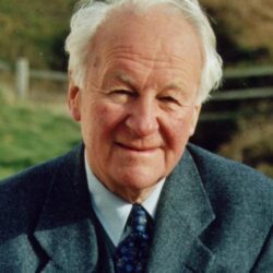 JOHN STOTT (1921-2011) PASTOR TEOLOG PROFESOR SCRIITOR