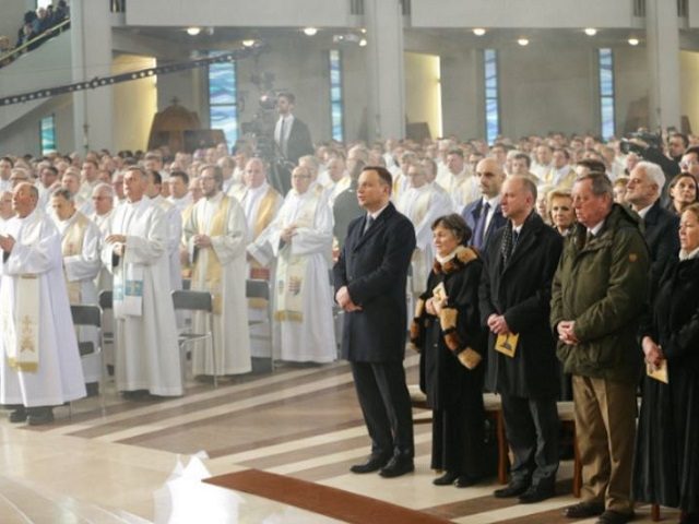 PRESEDINTELE POLONIEI A PROCLAMAT PE DOMNUL IISUS HRISTOS CA REGE AL POLONIEI IMPREUNA CU EPISCOPII CATOLICI