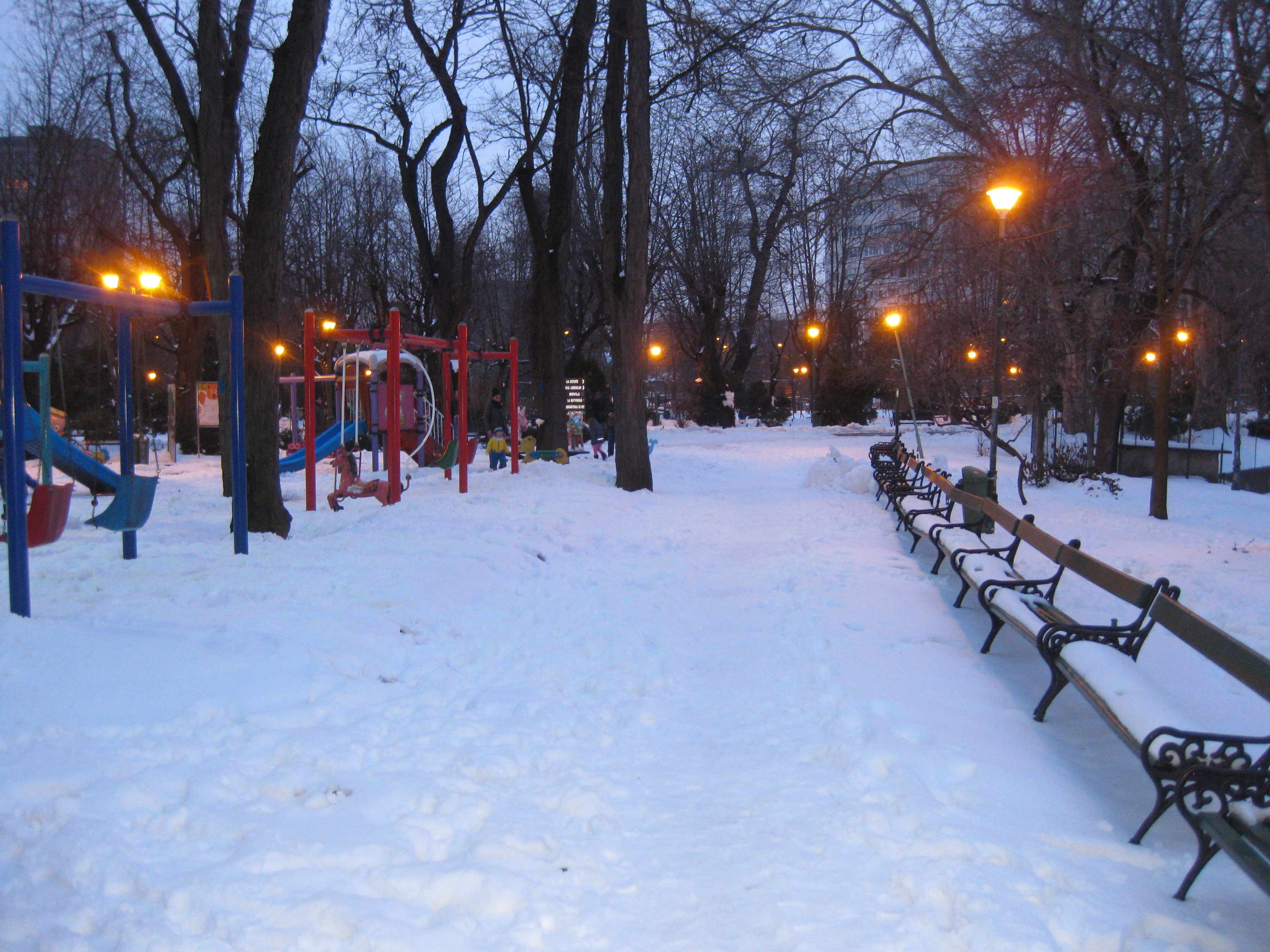 PARCUL CISMIGIU ACOPERIT DE ZAPADA IN TIMPUL PRIMAVERII 24 MARTIE 2018