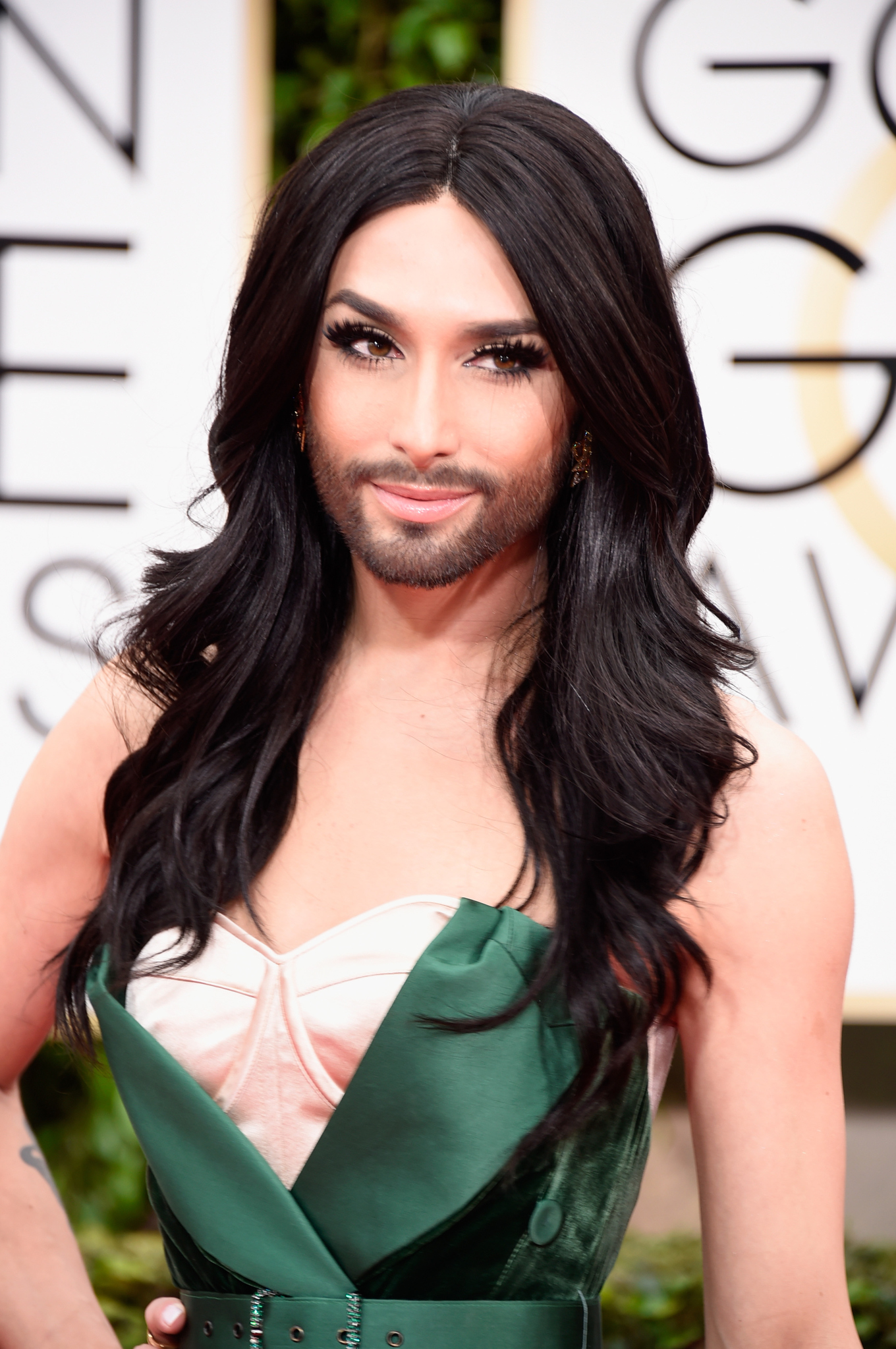 CONCHITA WURST - FEMEIA CU BARBA SI MUSTATA