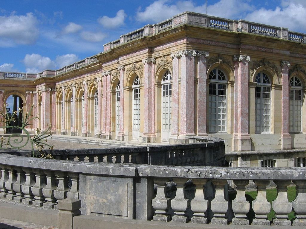 PALATUL TRIANON DIN VERSAILLES UNDE A FOST SEMNAT TRATATUL INTERNATIONAL DE PACE - 4 IUNIE 1920